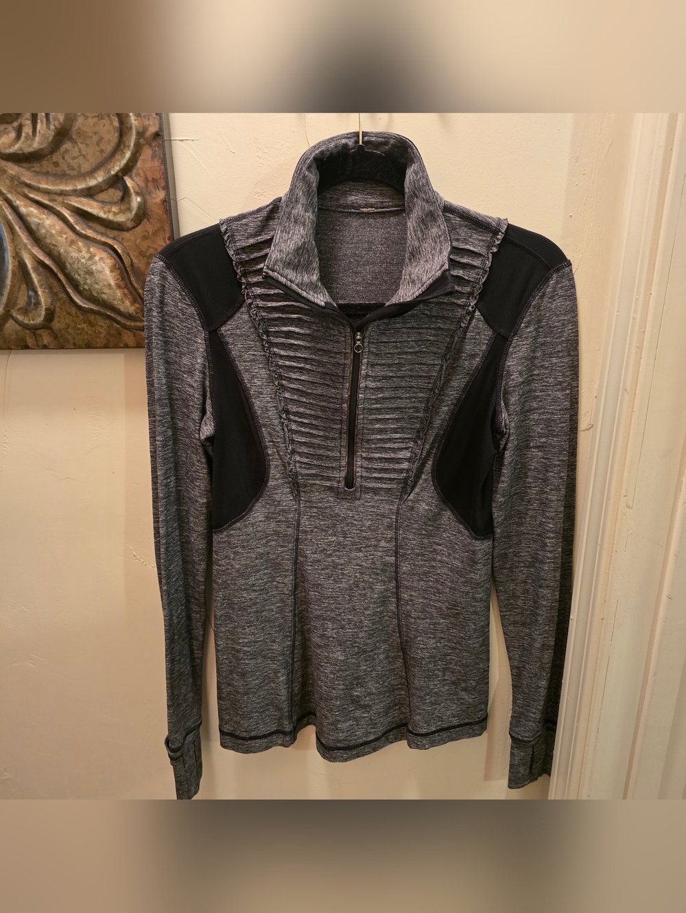 Lululemon Athletica Gray and Black Long Sleeve Half-Zip Pullover 6 - Picture 2 of 9